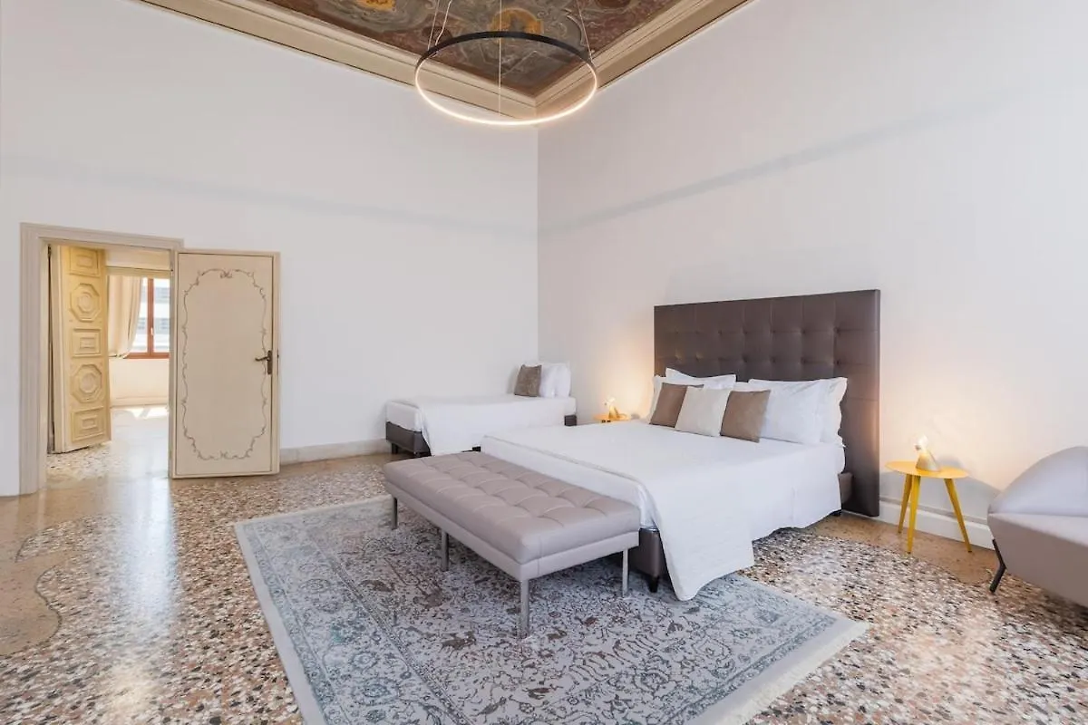 Luxury Calatrava - Apartment In Venetian Palazzo Italy