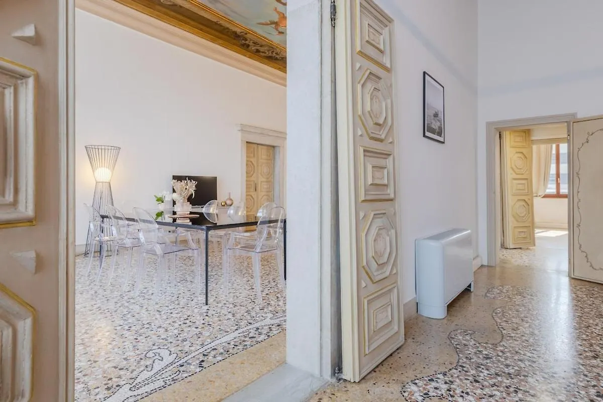 Luxury Calatrava - Apartment In Venetian Palazzo