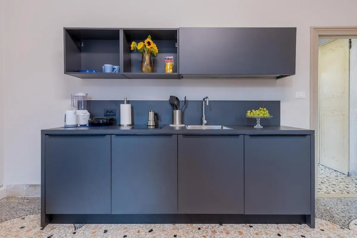 Luxury Calatrava - Apartment In Venetian Palazzo Italy