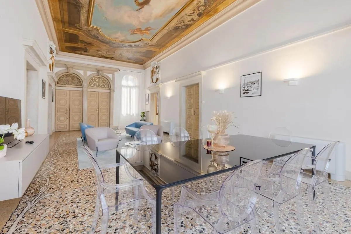 Luxury Calatrava - Apartment In Venetian Palazzo Venice