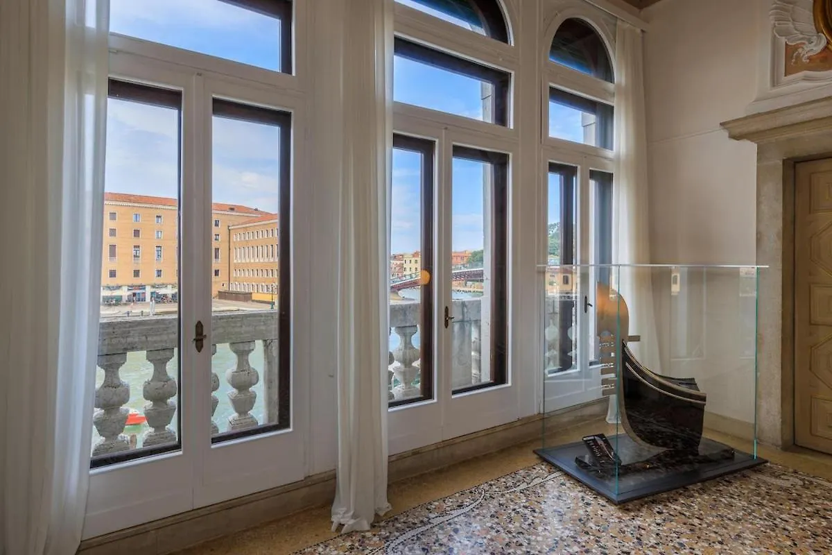 Luxury Calatrava - Apartment In Venetian Palazzo